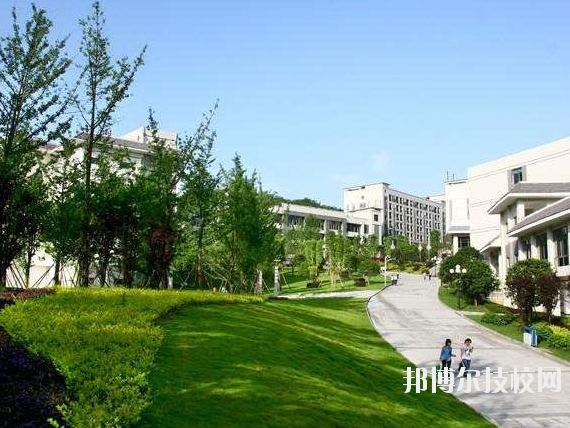 重慶第二交通技工學(xué)校2020年報(bào)名條件、招生要求、招生對象