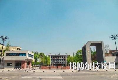四川現(xiàn)代科技職業(yè)學(xué)校2020年報(bào)名條件、招生要求、招生對象