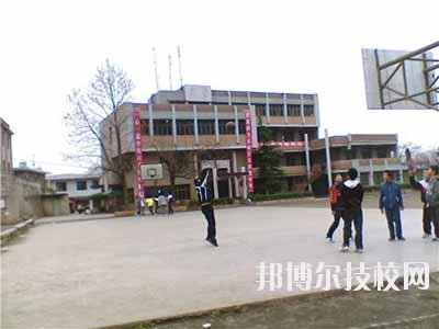 貴州龍里中等職業(yè)學(xué)校2020年報名條件、招生要求、招生對象