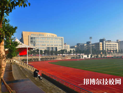 重慶渝中高級職業(yè)學校2020年報名條件、招生要求、招生對象