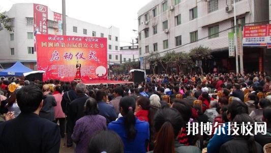 樂至回瀾職業(yè)中學2020年招生辦聯(lián)系電話