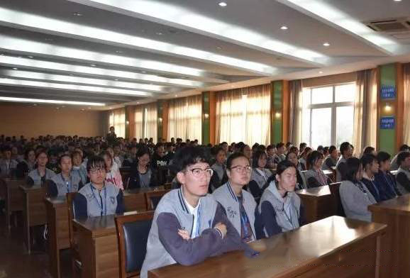 江陰華姿中等專業(yè)學(xué)校2020年報(bào)名條件、招生要求、招生對(duì)象