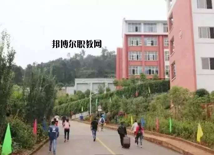 祿勸職業(yè)高級中學(xué)2020年學(xué)費、收費多少