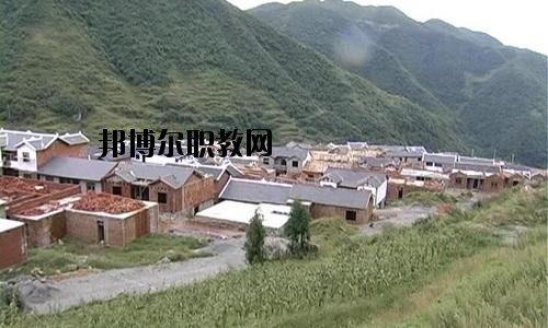 納雍中等職業(yè)學校2020年報名條件、招生要求、招生對象