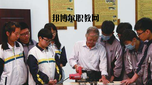 鎮(zhèn)海職教中心2020年報(bào)名條件、招生要求、招生對象