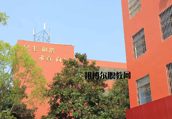 南昌保險(xiǎn)學(xué)校2020年報(bào)名條件、招生要求、招生對象