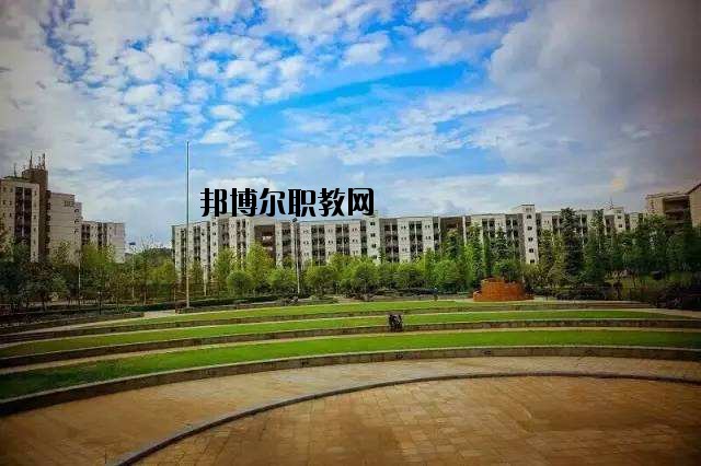 隨州曾都電子工業(yè)學校2020年報名條件、招生要求、招生對象