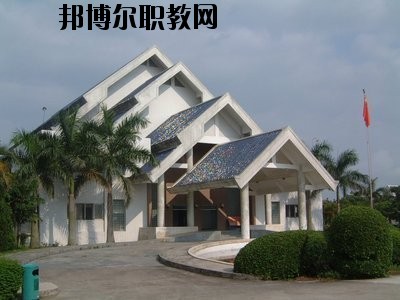 曲靖羅平職業(yè)技術(shù)學(xué)校2020年報(bào)名條件、招生要求、招生對(duì)象