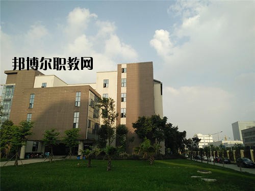 內(nèi)江科技開(kāi)發(fā)學(xué)校2020年報(bào)名條件、招生要求、招生對(duì)象