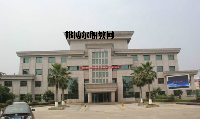 南昌第一中等專業(yè)學(xué)校2020年報(bào)名條件、招生要求、招生對(duì)象