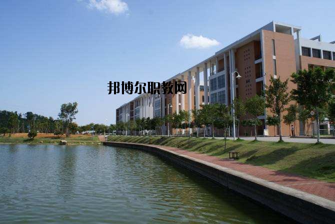 英山理工中等專業(yè)學校怎么樣、好不好