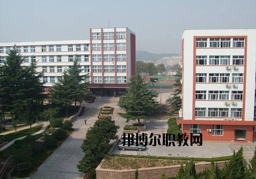 龍南職業(yè)中等專(zhuān)業(yè)學(xué)校2020年招生辦聯(lián)系電話