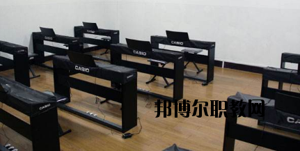 酒泉農(nóng)墾技工學(xué)校2020年報(bào)名條件、招生要求、招生對(duì)象