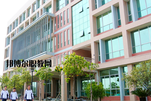 東莞信息技術(shù)學(xué)校2020年報名條件、招生要求、招生對象