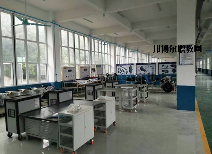黃石俊賢高級技工學(xué)校2020年報名條件、招生要求、招生對象