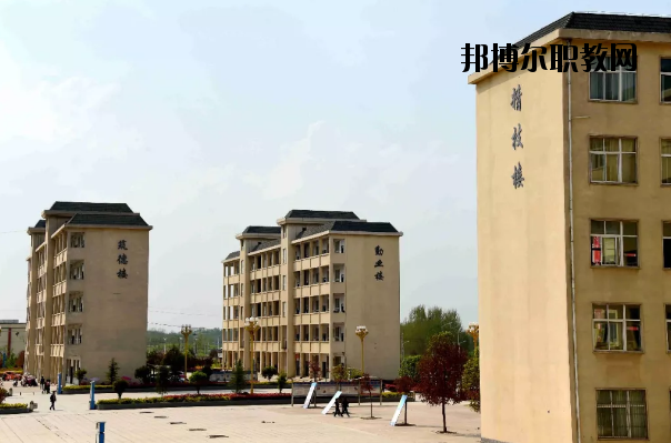 河南泌陽中等職業(yè)技術(shù)學校地址在哪里