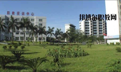 肇慶工業(yè)貿易學校2020年招生辦聯(lián)系電話