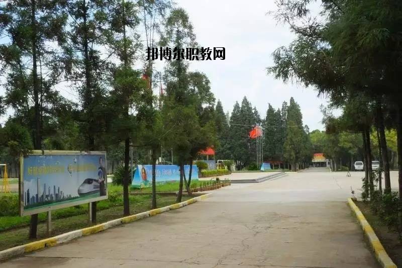 富寧縣民族職業(yè)高級中學(xué)2020年報名條件、招生要求、招生對象