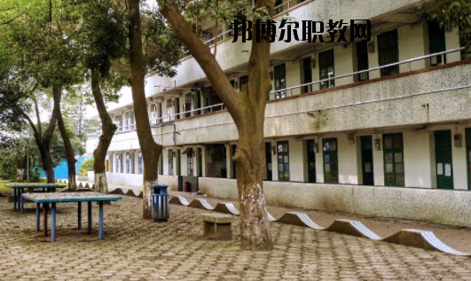 柳州汽車運(yùn)輸技工學(xué)校2020年報(bào)名條件、招生要求、招生對(duì)象