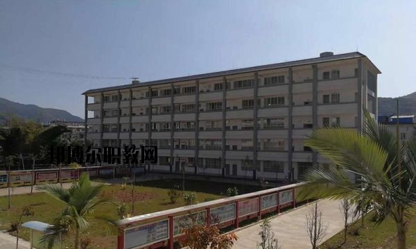 瀾滄縣職業(yè)高級中學(xué)2020年學(xué)費(fèi)、收費(fèi)多少