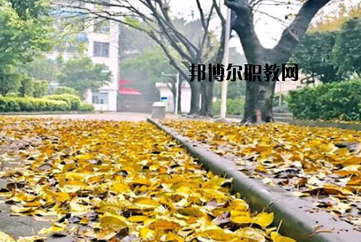 廣東輕工職業(yè)技術(shù)學(xué)校2020年報(bào)名條件、招生要求、招生對象