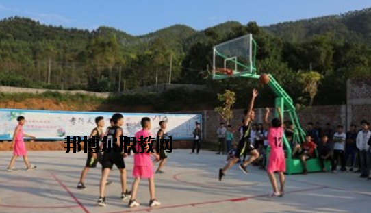 興業(yè)中等職業(yè)技術(shù)學校2020年報名條件、招生要求、招生對象 