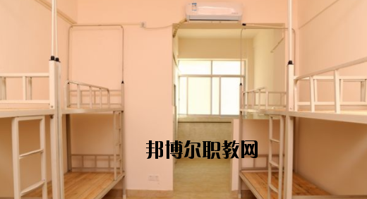 興業(yè)中等職業(yè)技術學校2020年宿舍條件 