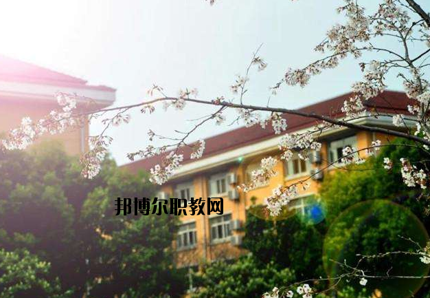 湖北前程交通職業(yè)技術(shù)學校5