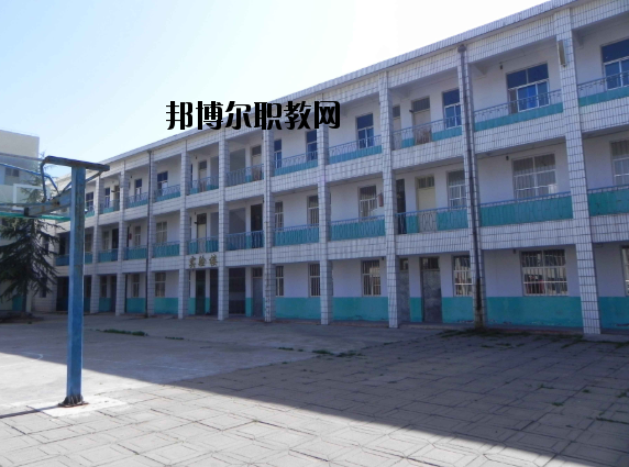洛陽中醫(yī)藥學(xué)校2021年報名條件、招生要求、招生對象