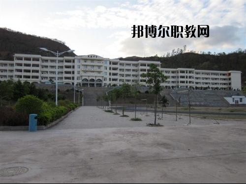 保山隆陽區(qū)職業(yè)技術(shù)學(xué)校2020年學(xué)費(fèi)、收費(fèi)多少