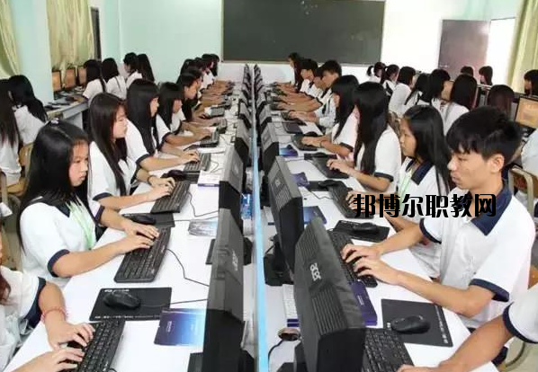 肇慶高要技工學(xué)校2020年報名條件、招生要求、招生對象