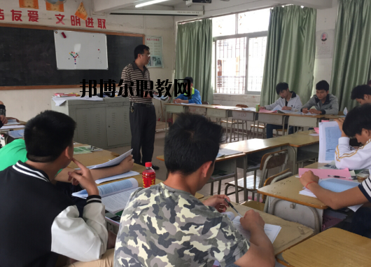 肇慶交通技工學(xué)校2020年報名條件、招生要求、招生對象