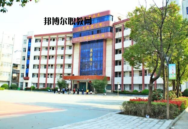 孝感工業(yè)學(xué)校2020年報名條件、招生要求、招生對象