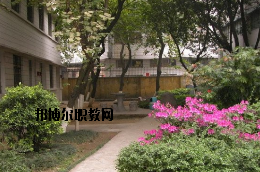 廣州港技工學(xué)校2020年報名條件、招生要求、招生對象