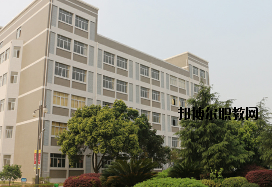 贛州南康區(qū)職業(yè)中等專業(yè)學(xué)校2020年報(bào)名條件、招生要求、招生對(duì)象