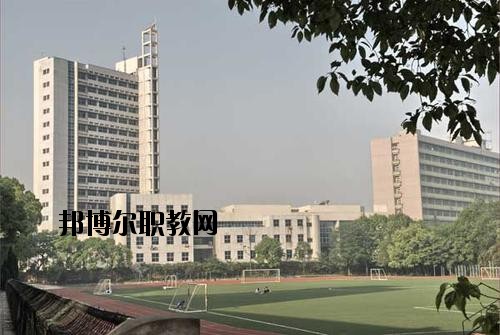 南充工業(yè)職業(yè)技術(shù)學(xué)校2020年報名條件、招生要求、招生對象