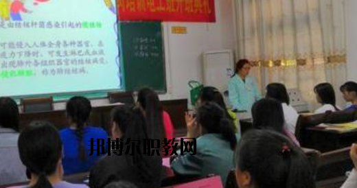 百色右江區(qū)職業(yè)技術(shù)學校2020年宿舍條件