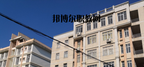 梧州服裝職業(yè)技術(shù)學(xué)校2020年報(bào)名條件、招生要求、招生對象 