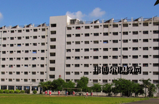 廣東輕工業(yè)技師學(xué)院2020年報(bào)名條件、招生要求、招生對(duì)象