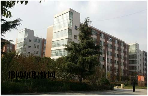 鄭州中原中等專業(yè)學(xué)校2021年報名條件、招生要求、招生對象