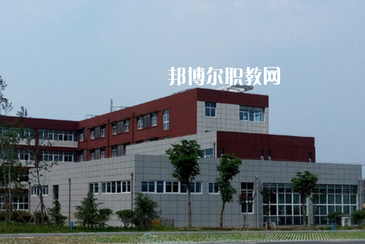 天長(zhǎng)工業(yè)學(xué)校2020年報(bào)名條件、招生要求、招生對(duì)象