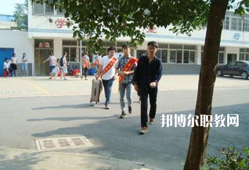 合肥商貿(mào)職業(yè)學(xué)校2020年報(bào)名條件、招生要求、招生對(duì)象
