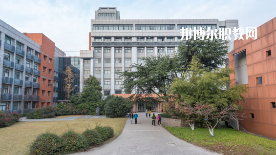 臨夏州民族學(xué)校2020年報(bào)名條件、招生要求、招生對象
