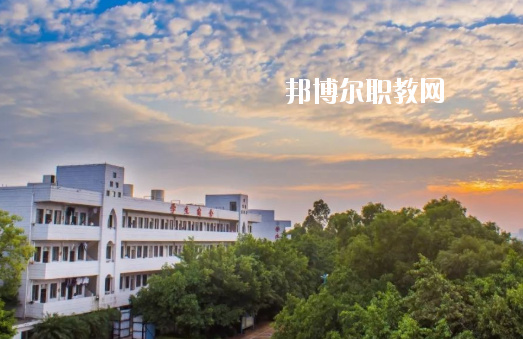 廣州市南沙區(qū)嶺東職業(yè)技術(shù)學(xué)校2020年報名條件、招生要求、招生對象