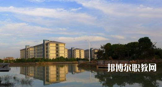 安徽2020年設(shè)有高鐵學(xué)校的公辦大專(zhuān)學(xué)校