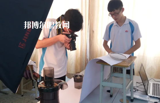 佛山順德區(qū)胡錦超職業(yè)技術(shù)學(xué)校2020年報(bào)名條件、招生要求、招生對(duì)象