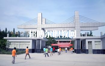 新縣千斤職業(yè)高級中學(xué)2021年報名條件、招生要求、招生對象