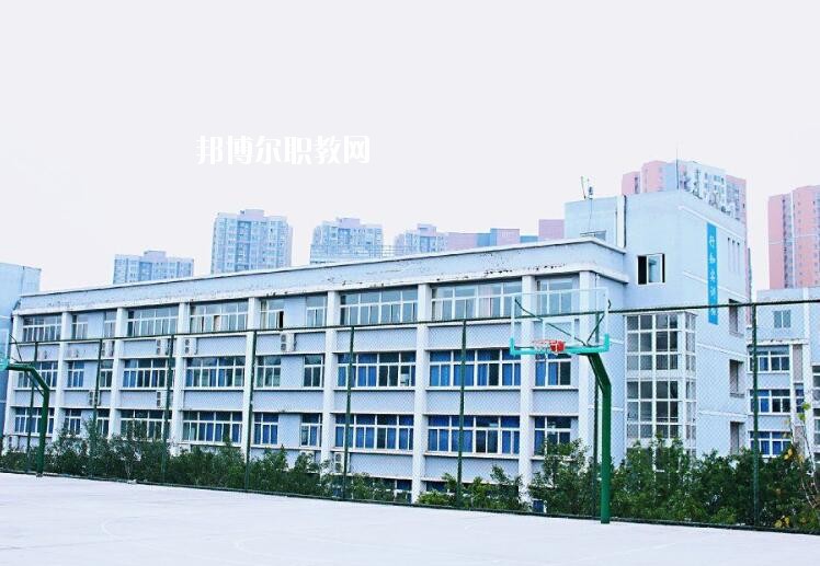 重慶應(yīng)用技術(shù)職業(yè)學院2020年招生辦聯(lián)系電話