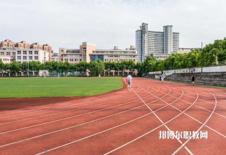 重慶藝才高級技工學(xué)校2020年報名條件、招生要求、招生對象