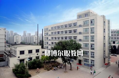 南陽經(jīng)濟(jì)貿(mào)易學(xué)校2021年報(bào)名條件、招生要求、招生對象